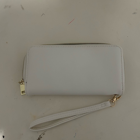 White Wallet - Picture 2 of 3